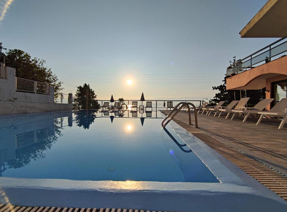 Siora Leni Hotel เวนิทเซส ภายนอก รูปภาพ